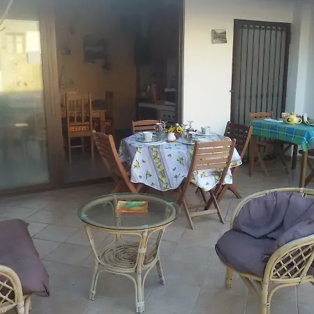 Alojamento de Acomodação e Pequeno-almoço Il Girasole 3*